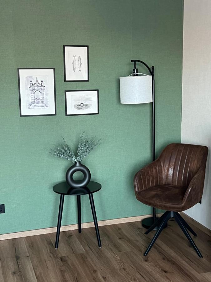Gemuetliches Studio Im Stadtkern Mit Kanalblick Emden Bagian luar foto