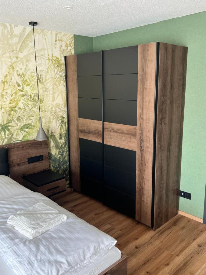 Gemuetliches Studio Im Stadtkern Mit Kanalblick Emden Bagian luar foto