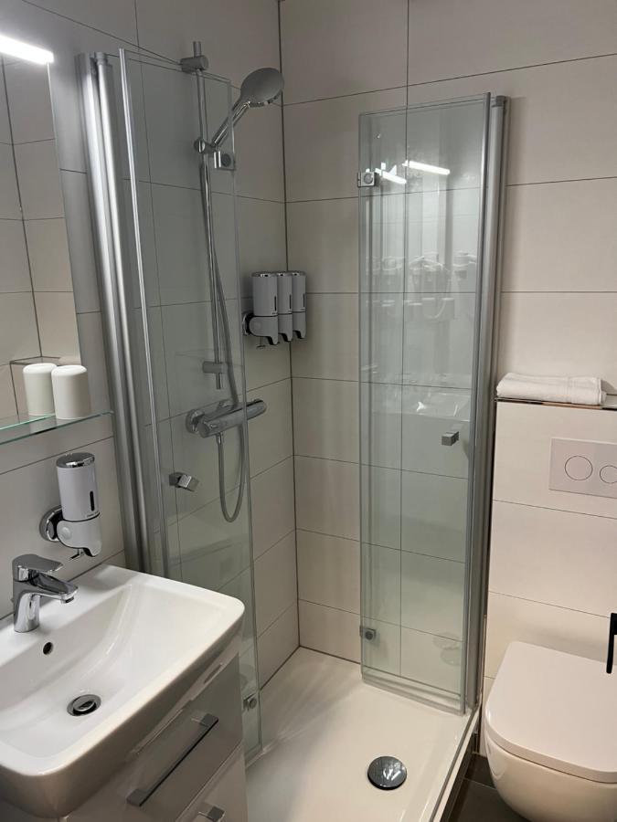 Gemuetliches Studio Im Stadtkern Mit Kanalblick Emden Bagian luar foto